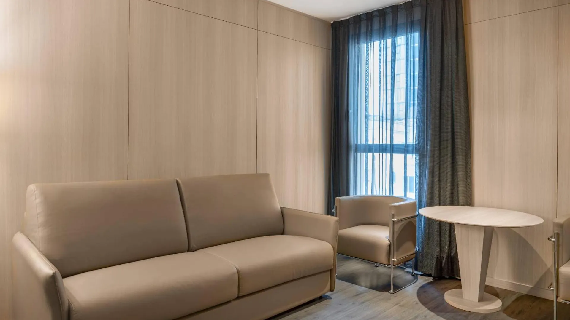Ac Hotel Sants By Marriott Barcelona